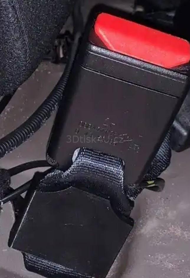 výztuha bezpečnostních pásů