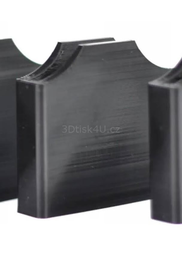 výztuha bezpečnostních pásů