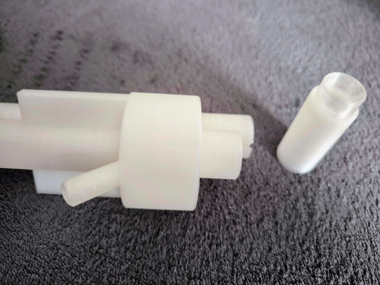 epruveta k měření obsahu alkoholu v destilátu