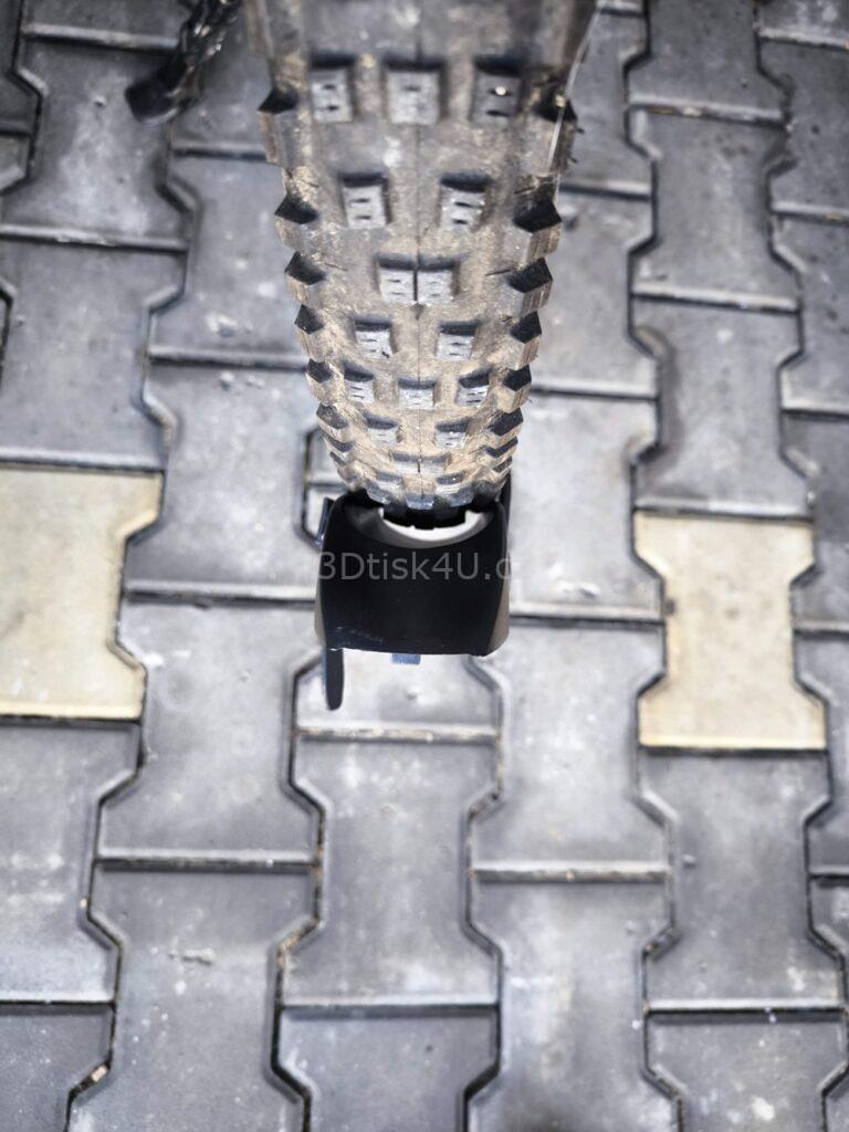 původní patka nosiče jízdních kol - absolutně nesedí